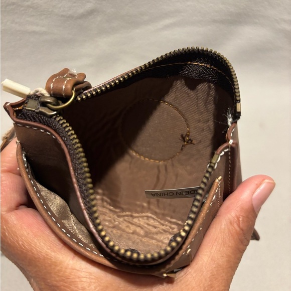 Kangaroo Australia Card Holder Wallet Badge New; some peeling - Picture 6 of 7